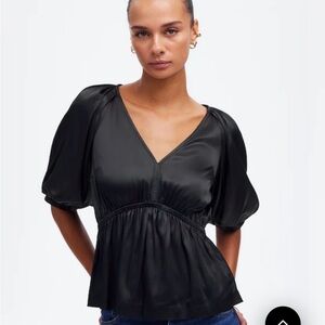 Like New Madewell Shirred Puff-sleeve Top in Satin Black size Small